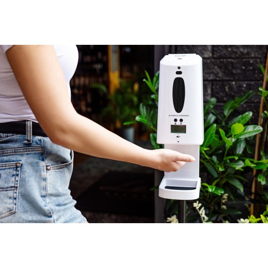 Automatic dispenser for disinfecting liquid with temperature measurement function